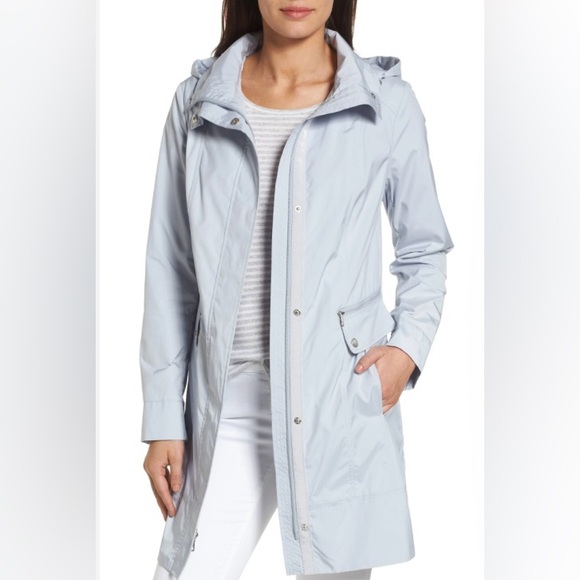 Cole Haan Signature Women's Packable Raincoat in Mist - Size Large